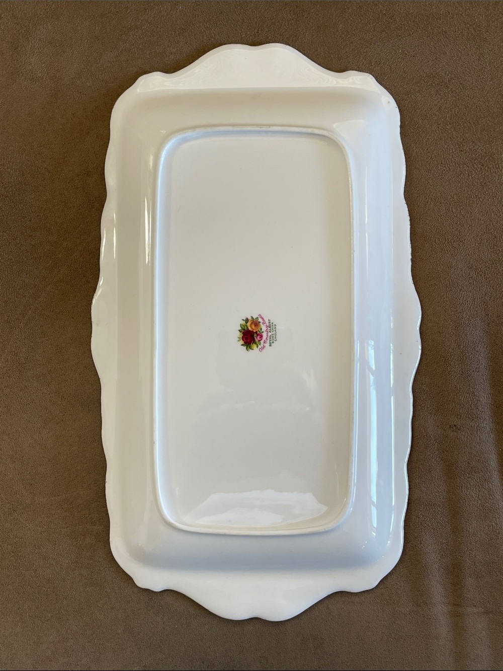 EC Vintage Royal Albert Old Country Roses large sandwich tray with 22k gold trim - Picture 3 of 4